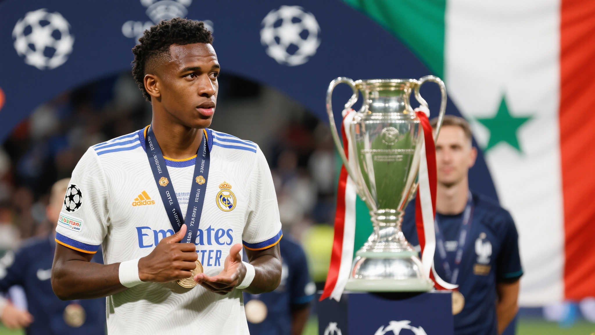 维蒂尼亚:渴望国家队荣耀,欧冠后目标再攀高峰 作为一名享有国际声誉的运动员,维蒂尼亚 在职业生涯